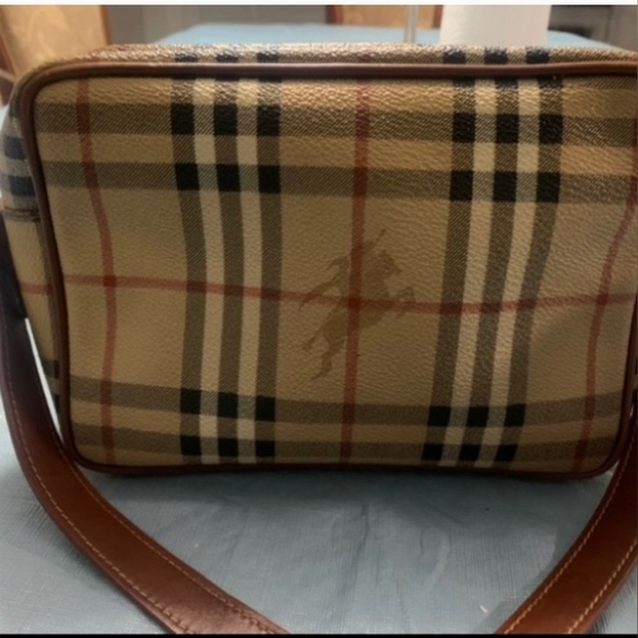 💢💢💢💢SOLD💢💢💢💢               Euc Burberry signature nova - Picture 2 of 9